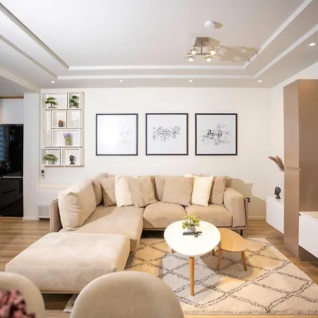 Ξενοδοχείο με διαμερίσματα Drive Rooms&apartments 4*