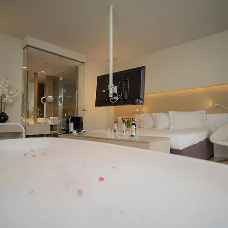 Ξενοδοχείο με διαμερίσματα Drive Rooms&apartments Τίρανα