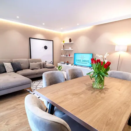Drive Rooms&apartments 4* טיראנה