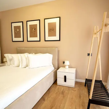 Drive Rooms&apartments מלון דירות 4*