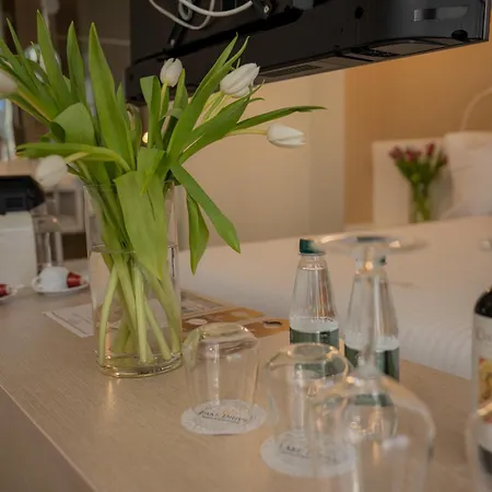 Drive Rooms&apartments 4* טיראנה