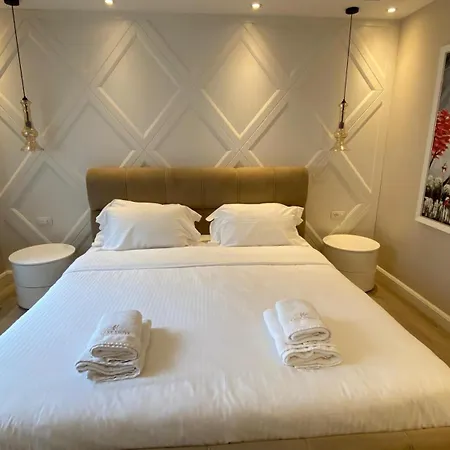 Drive Rooms&apartments ティラナ